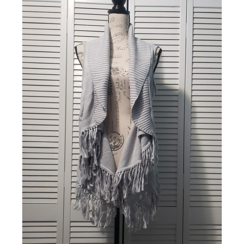 Design History Knit Cardigan Size Small Light Gray Sleeveless Open Front Fringe‎